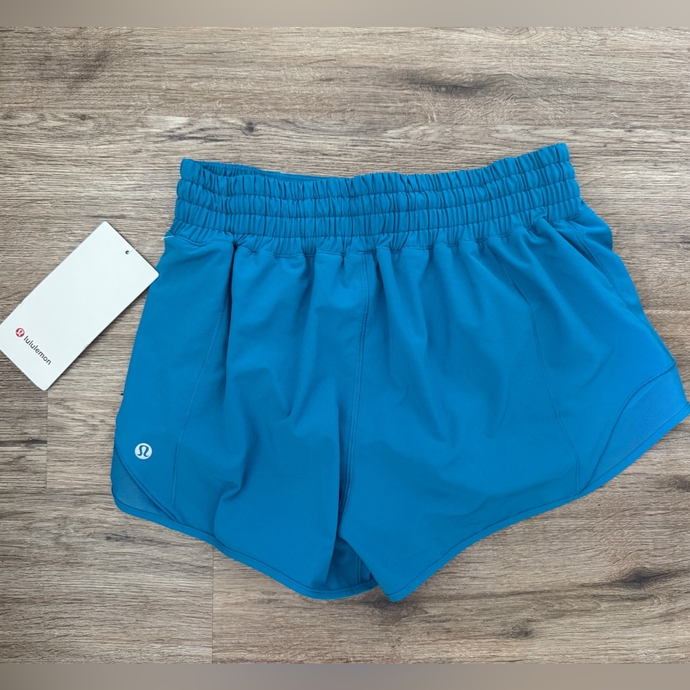 NWT lululemon Hotty Hot 2.5 in hawaiin blue